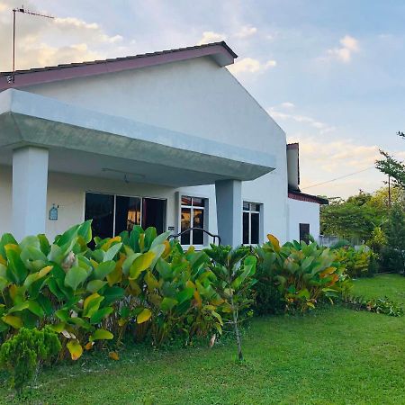 Homestay Lestary Near Taiping Fast Wifi Netflix Bagian luar foto